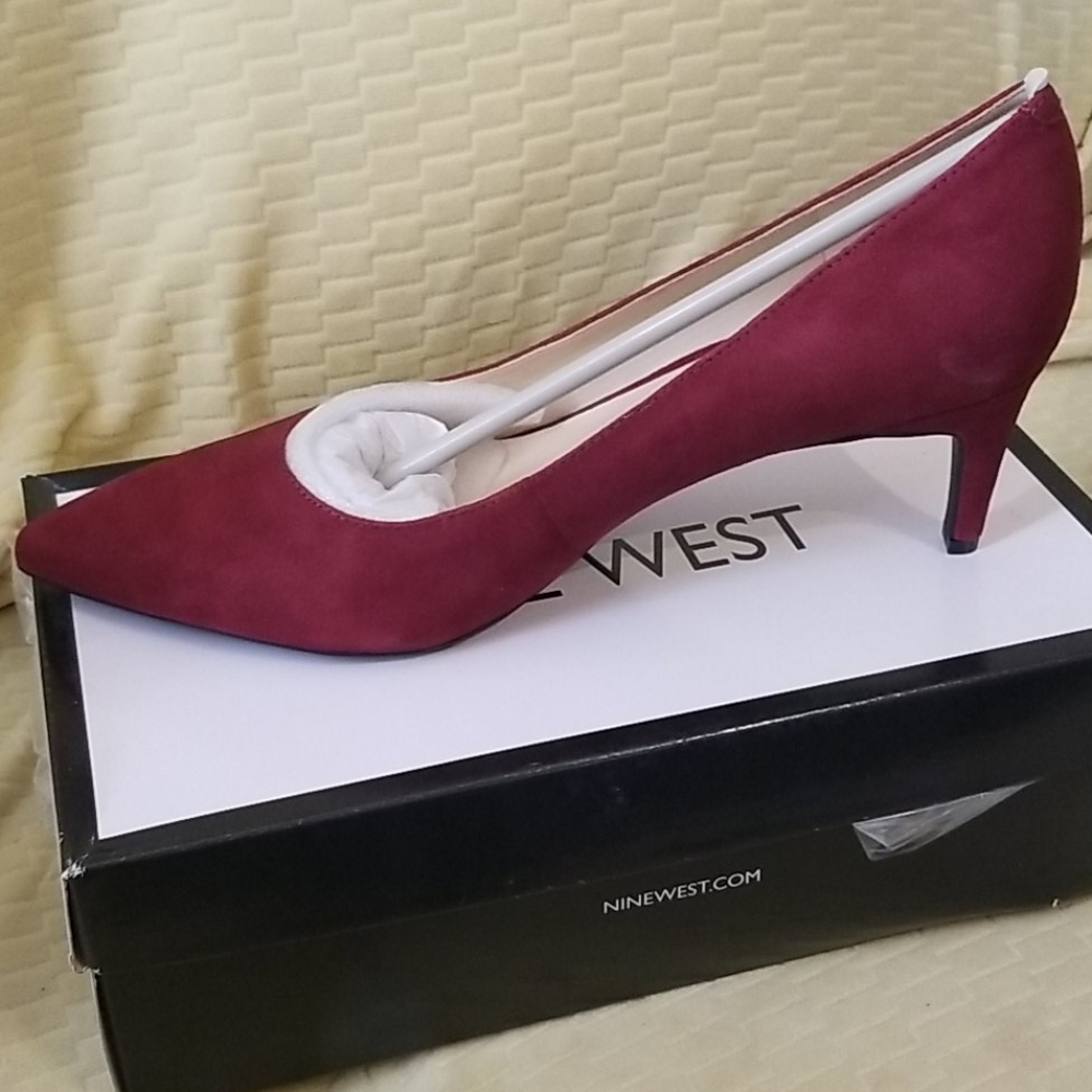 Shoes - Picture 3 of 4